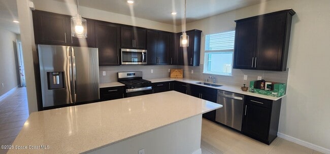 Building Photo - 2532 Painted Sky Ave