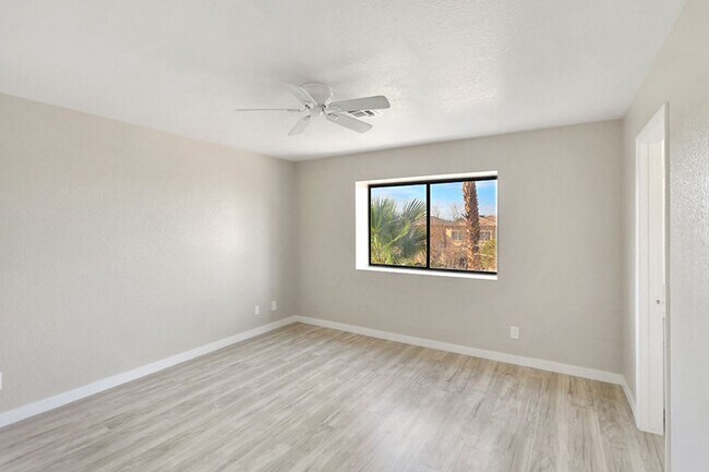 Building Photo - 3 Bed, 2.5 Bath Henderson Beauty