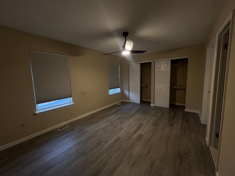 Building Photo - 384 Inwood Ct
