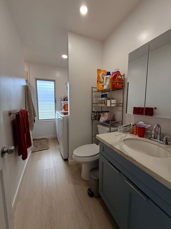 Building Photo - Remodeled 4/2/2 in Cool & Breezy Upper Makakilo Near Schools
