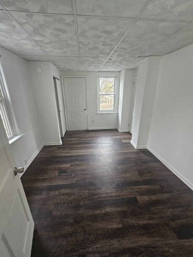 Building Photo - 330 S 9th St