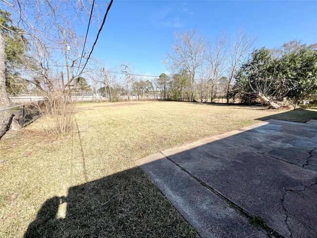 Building Photo - 303 Brigadoon Ln