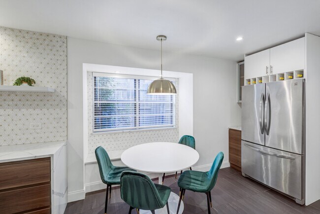 Building Photo - 9667 Timberleaf Dr