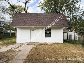 Building Photo - 1023 S Millwood Ave