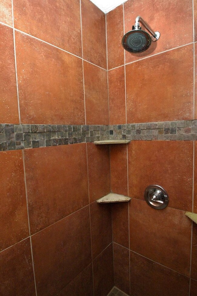 Building Photo - Looking for a lovely home that is fully furnished!