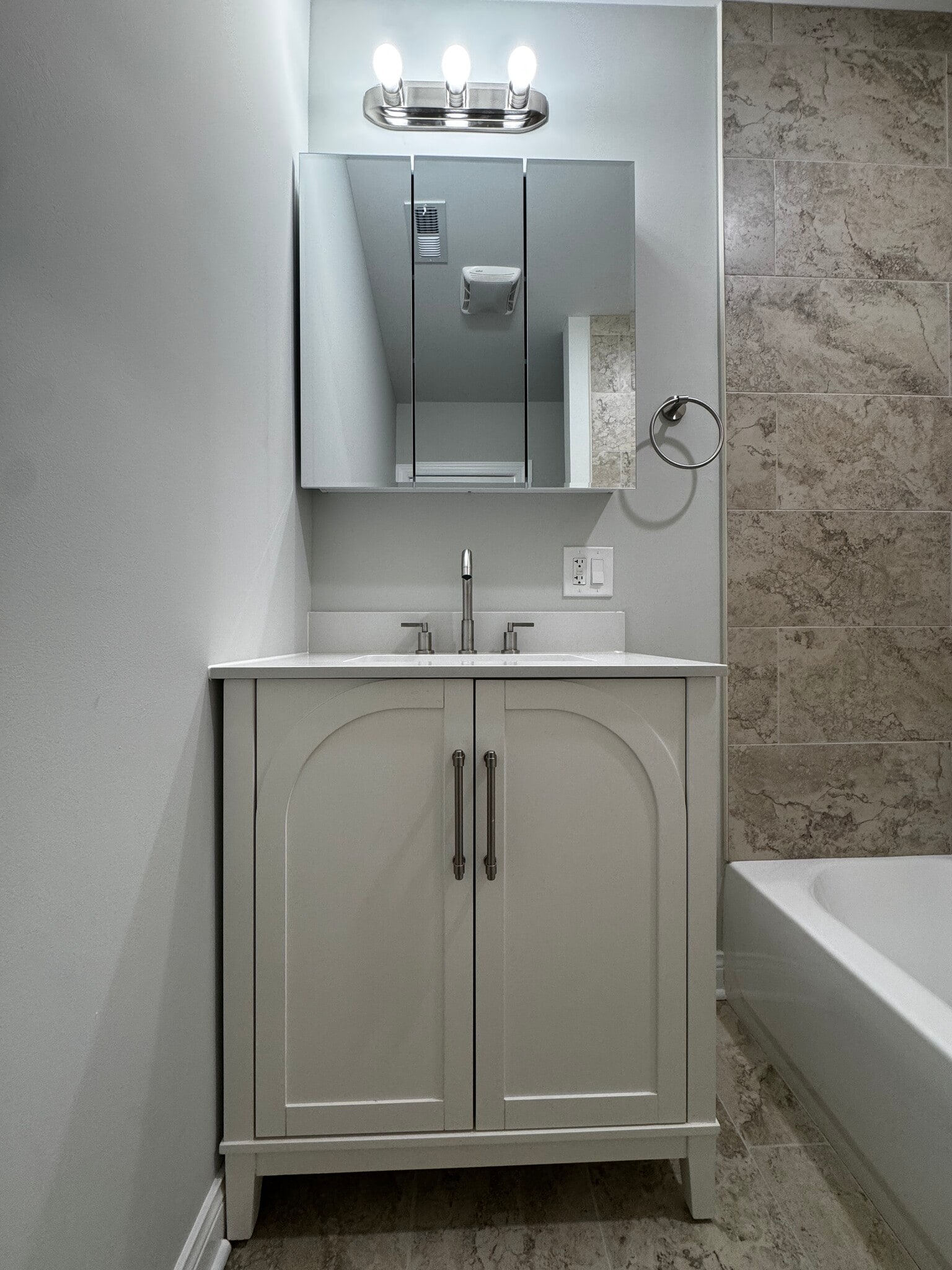 Building Photo - 6807 S Paulina St