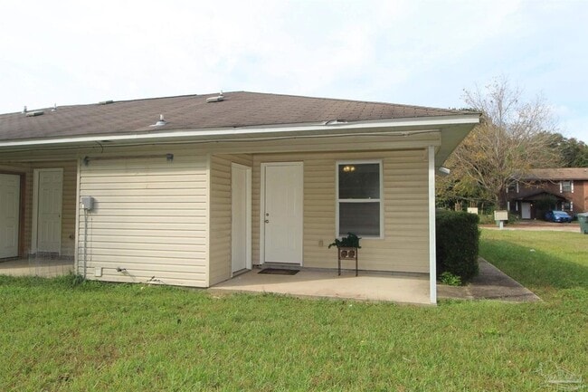 Building Photo - 8110 Stonebrook Dr