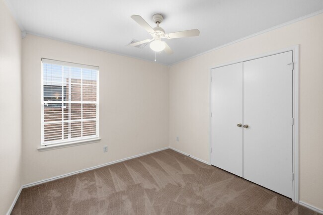 Building Photo - 5726 Westminster Village Dr