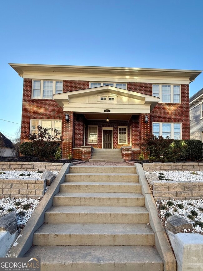 Building Photo - 494 Parkway Dr NE