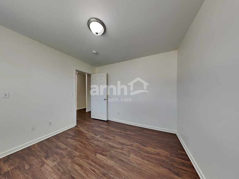 Building Photo - 2307 Sidney Porter Dr