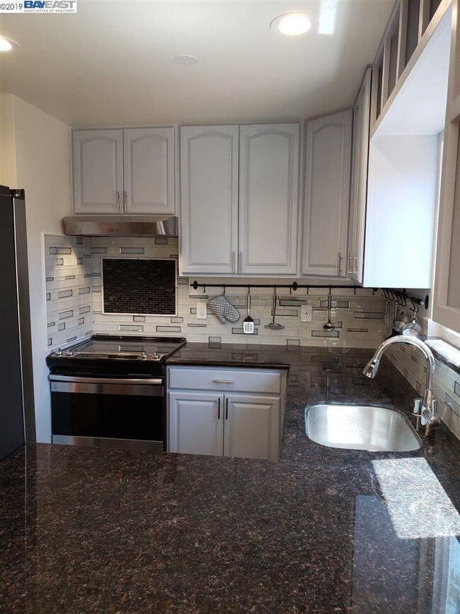 Building Photo - 40292 Santa Teresa Common