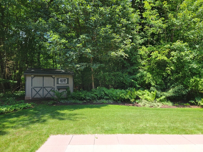 Building Photo - 231 Timber Rd
