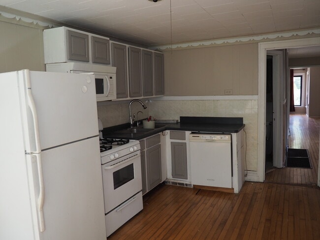Building Photo - 9931 143rd Pl
