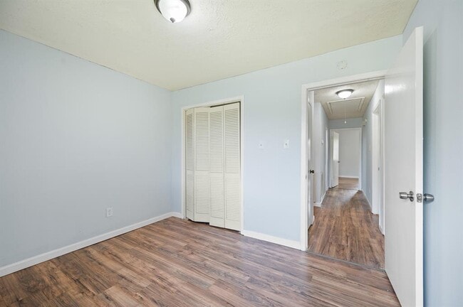 Building Photo - 13910 New Village Ln