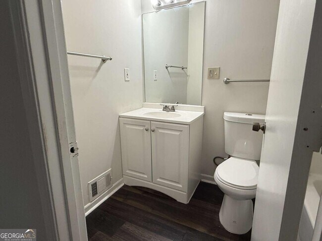 Building Photo - 8439 Lake Dr