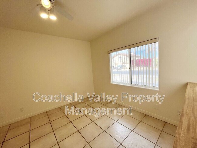 Building Photo - 78855 Aurora Way