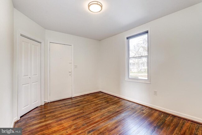 Building Photo - 2805 Hamilton Ave