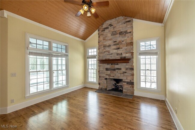 Building Photo - 4025 Meadowvale Ct