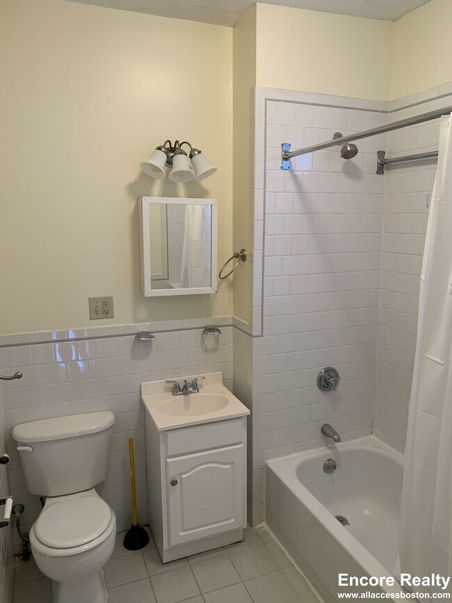 Building Photo - 120 Peterborough St