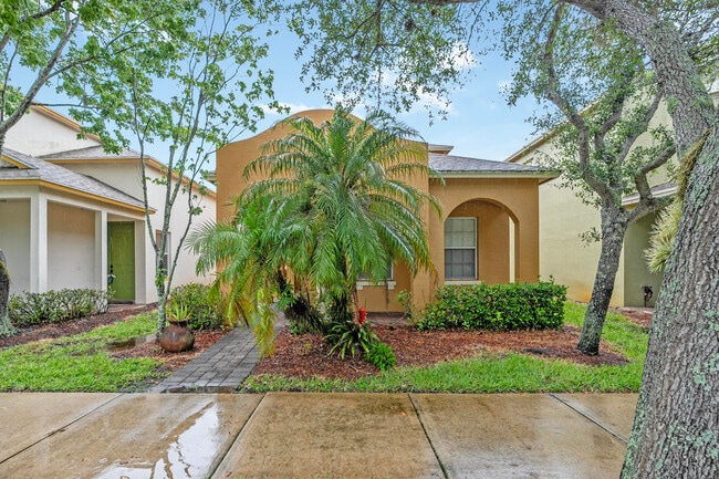 Primary Photo - 2567 SE Ruskin Dr