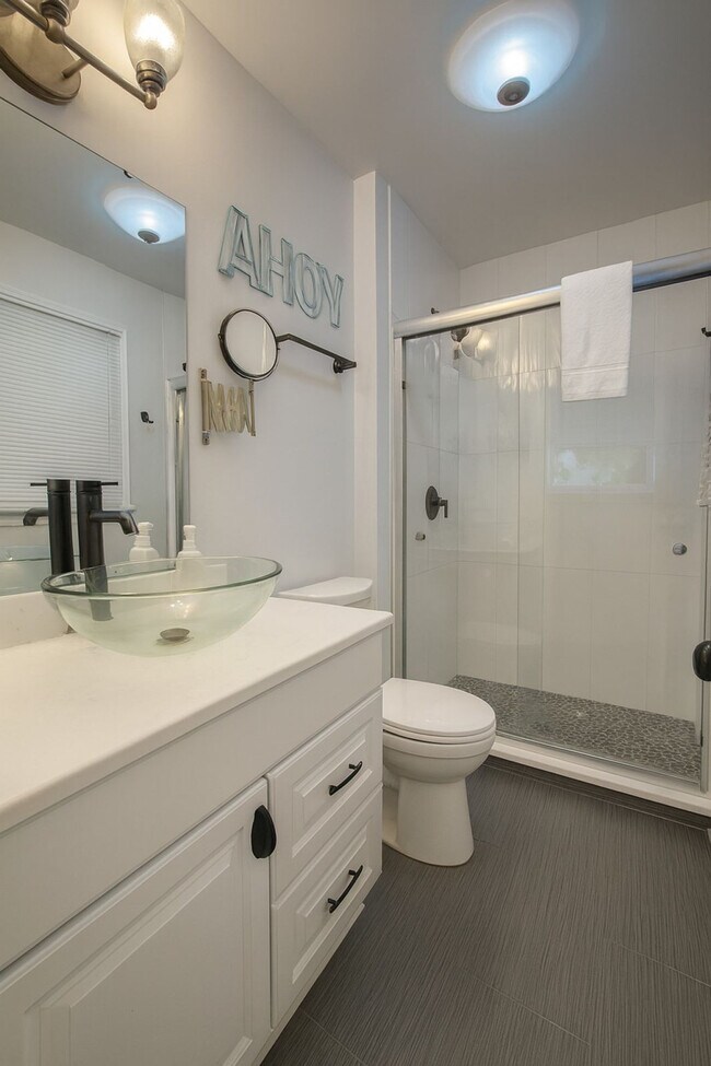 Building Photo - 8800 Nightingale Ln