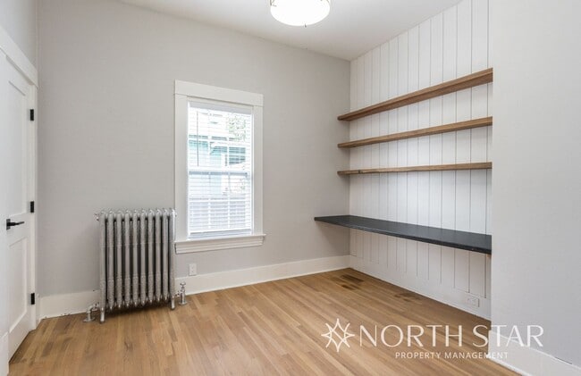 Building Photo - Coming Soon!  Remodeled Sellwood Bungalow