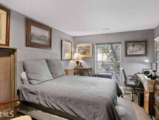 Private Bedroom (Furnished) - 2110 Pine Heights Dr NE