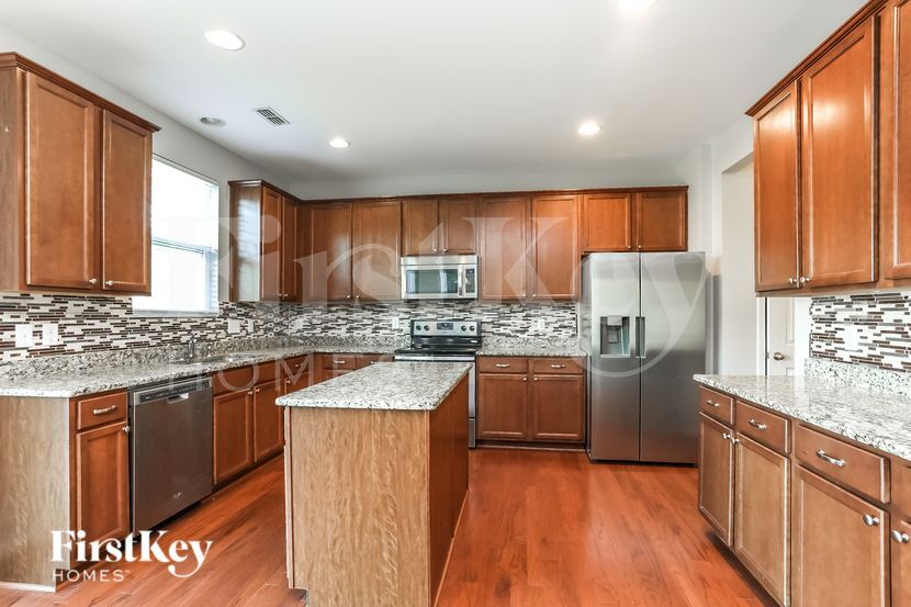 Building Photo - 2160 Scarlet Sage Dr