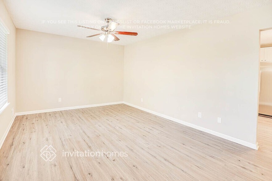 Building Photo - 237 W James Cir