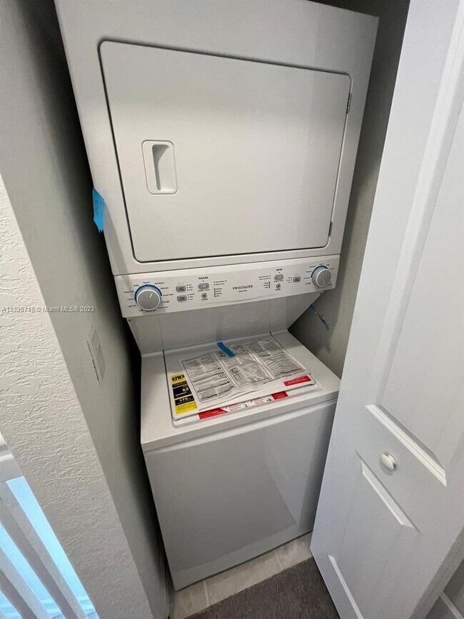 Building Photo - 28709 SW 132nd Pl