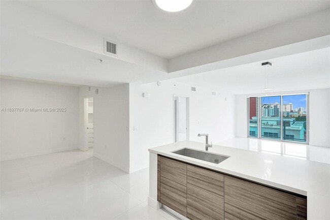 Building Photo - 330 Sunny Isles Blvd