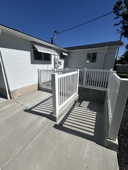Building Photo - 7408 Ramanee Dr