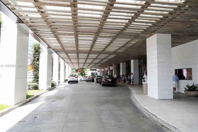 Building Photo - 2301 Collins Ave