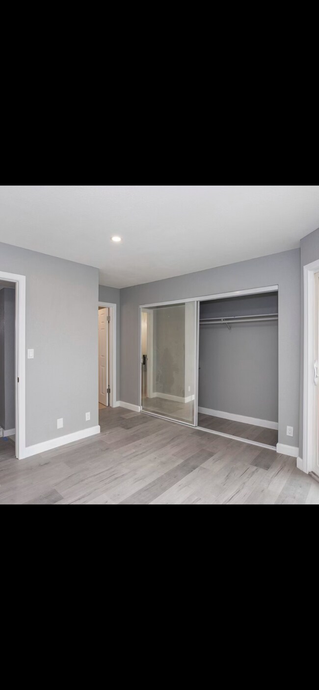 Building Photo - 1031 Mariposa St