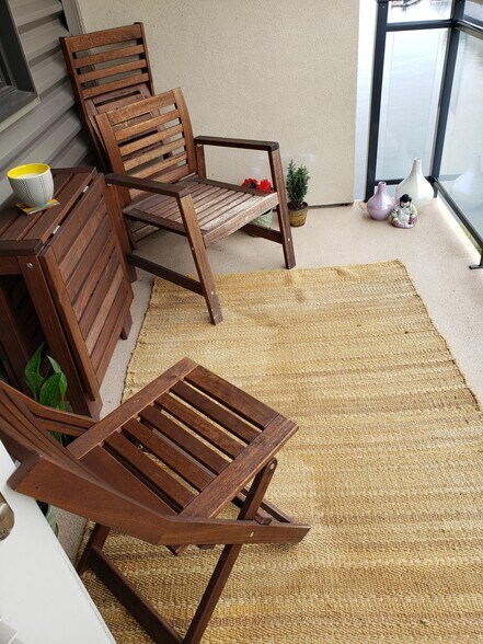 Patio furniture - 400 Washington Ave