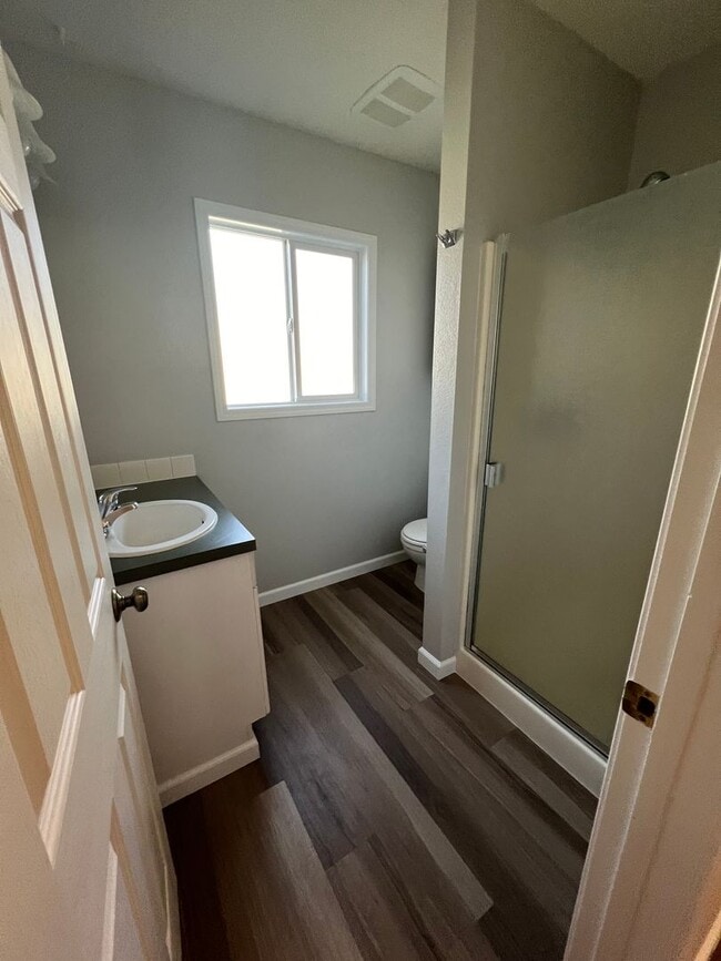 Building Photo - 3424 Bennett Dr