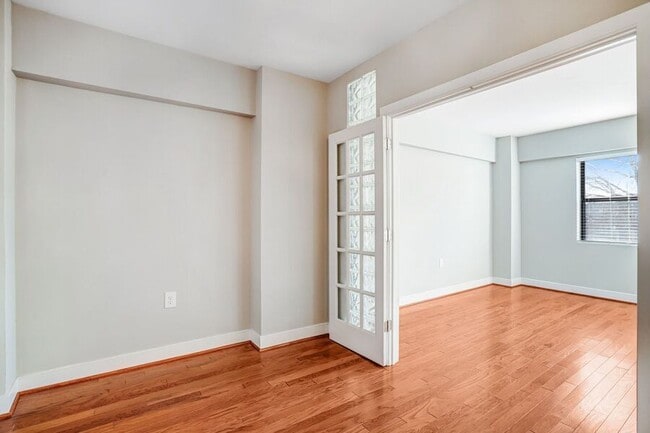 Building Photo - 1727 R St NW