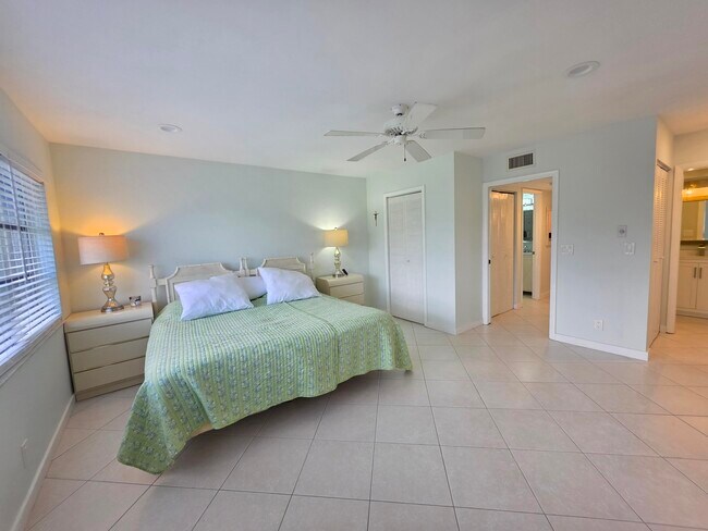 Building Photo - 14716 Canalview Dr