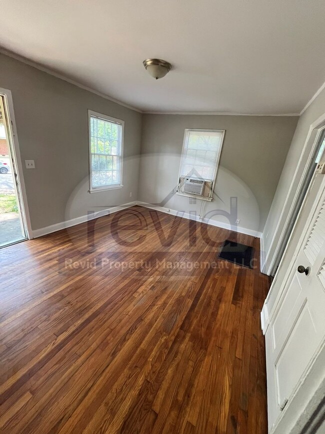 Building Photo - 2562 Quail Ave