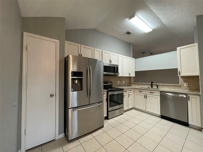 Building Photo - 9838 Golden Eagle St