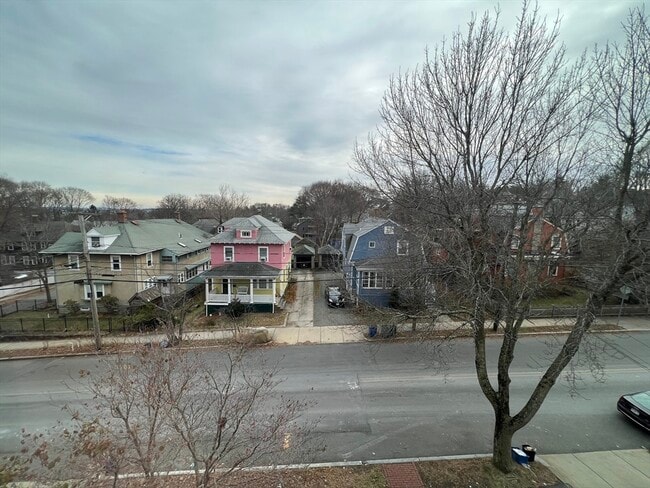 Building Photo - 39 Highland Ave