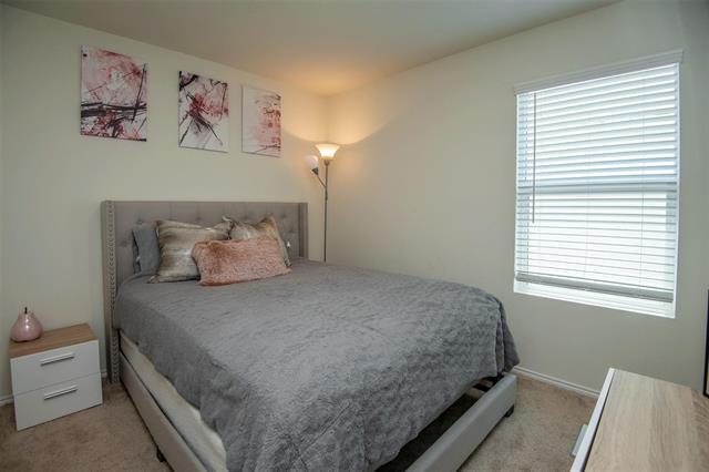 Building Photo - 1215 Fairford Rd