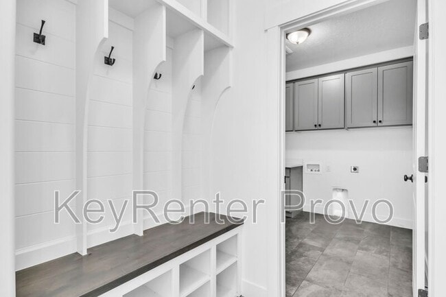 Building Photo - 275 N 600 W