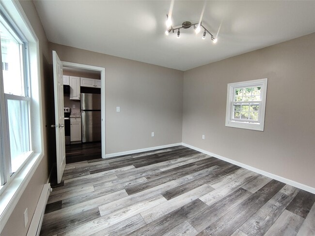 Building Photo - 917-921-921 Violet Ave