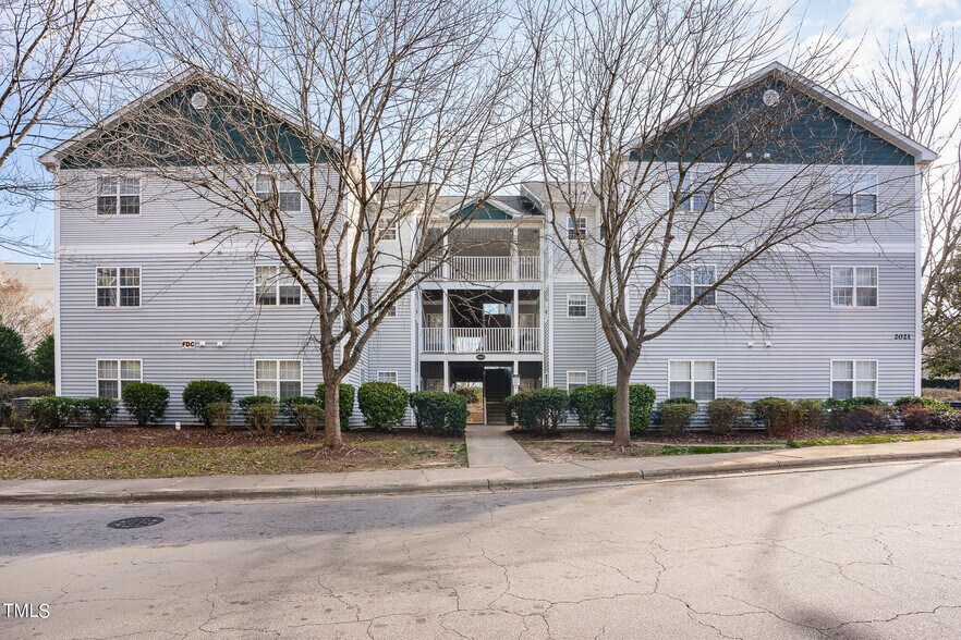 Primary Photo - 1130 Carlton Ave
