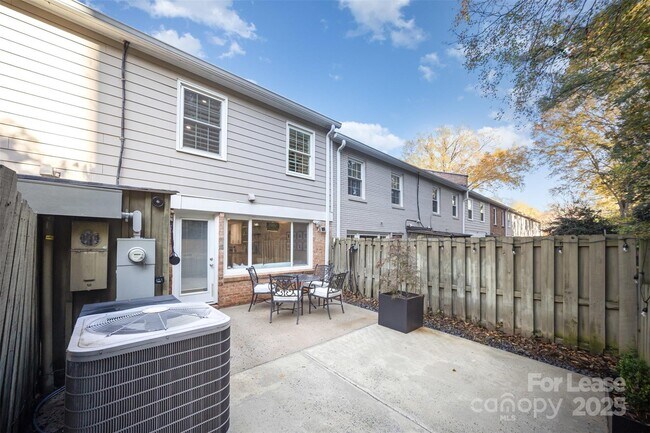 Building Photo - 4611 Hedgemore Dr