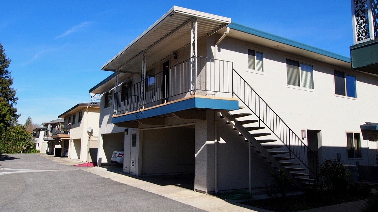 outside view - 335 N 3rd St