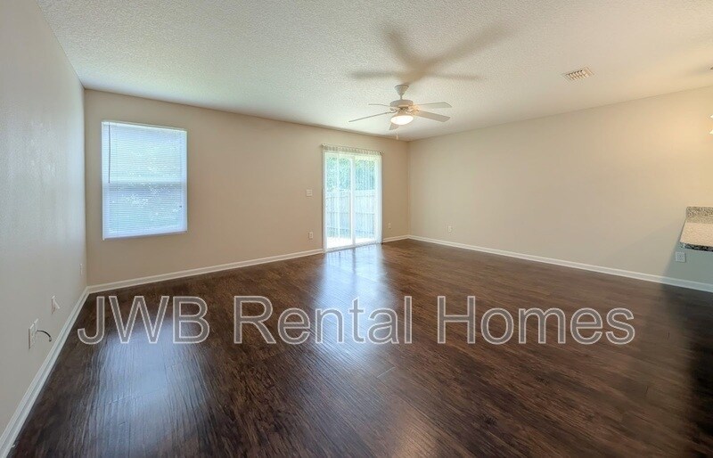 Building Photo - 7147 Alton Ave
