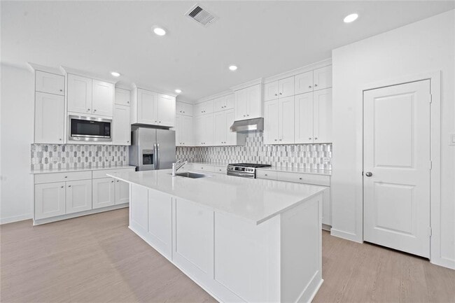 Building Photo - 16618 Golden Harvest Dr