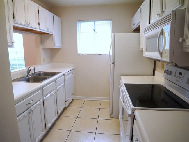 Building Photo - 428 Richview Park Cir W